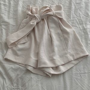 Aritzia Wilfred Paperbag short - size 6